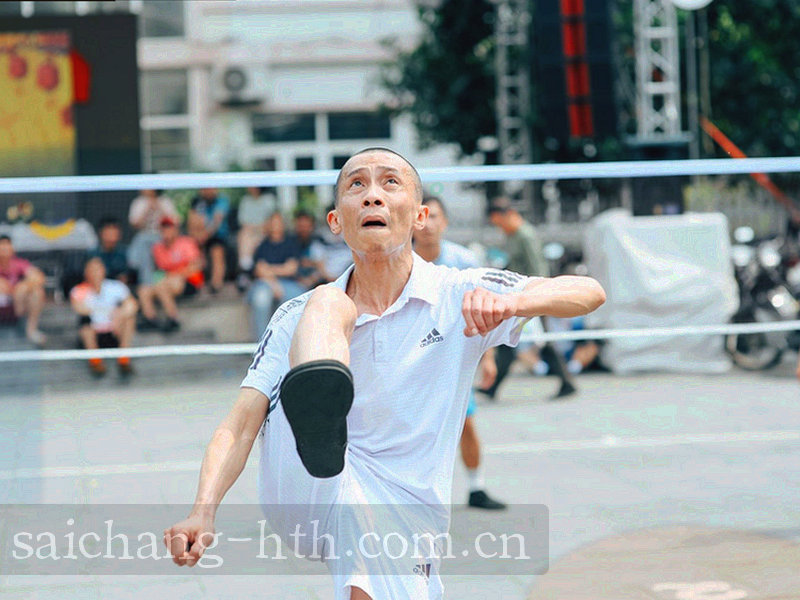 浏览器中显示华体会赛事复盘界面，带有比分栏和集锦